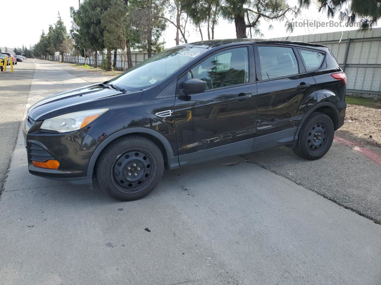 2015 Ford Escape S Черный vin: 1FMCU0F71FUC43626