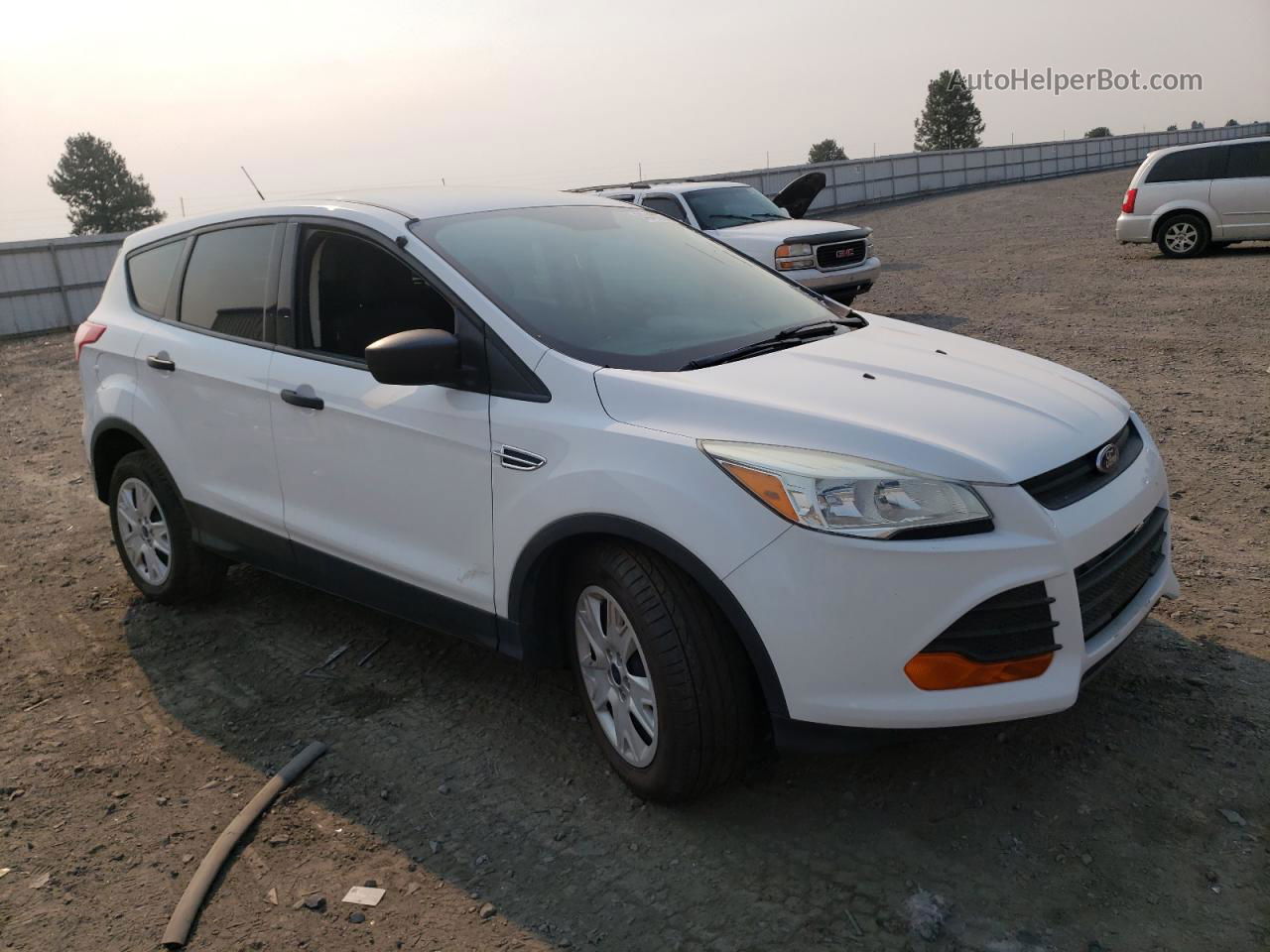 2016 Ford Escape S White vin: 1FMCU0F71GUC12586