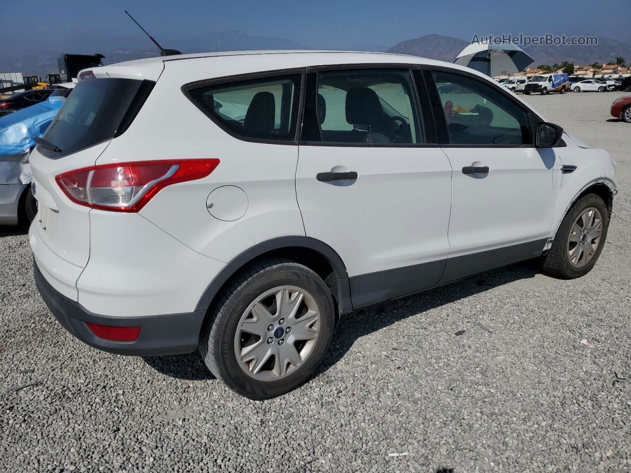 2015 Ford Escape S Белый vin: 1FMCU0F72FUB74008