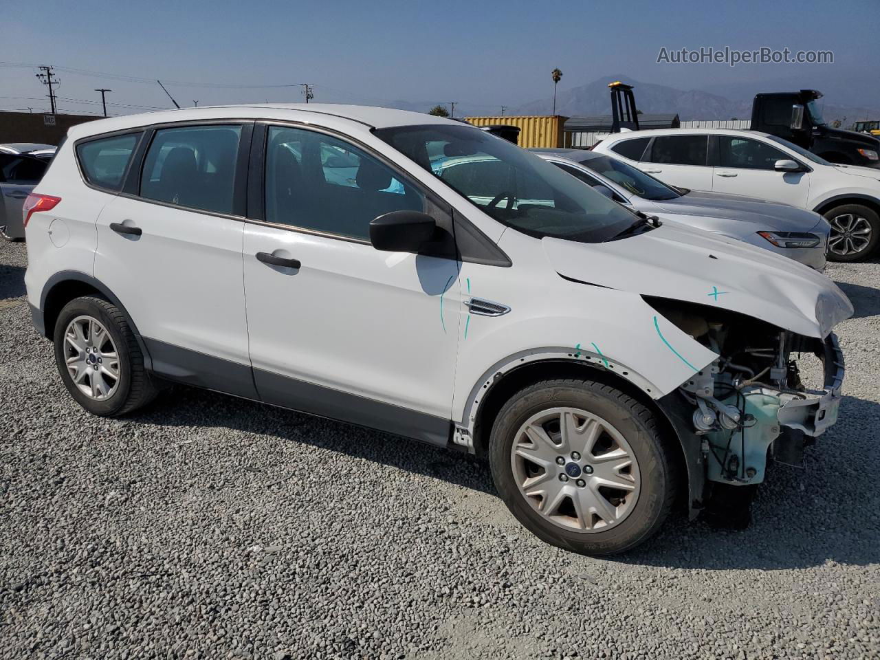 2015 Ford Escape S Белый vin: 1FMCU0F72FUB74008