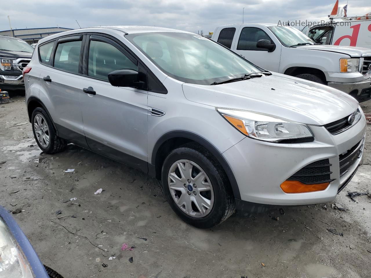 2016 Ford Escape S Серебряный vin: 1FMCU0F72GUA84326