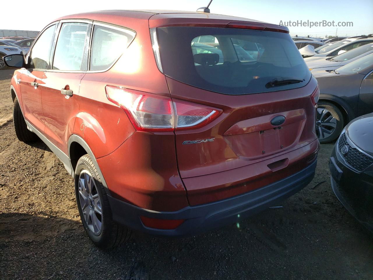 2015 Ford Escape S Красный vin: 1FMCU0F75FUB07628