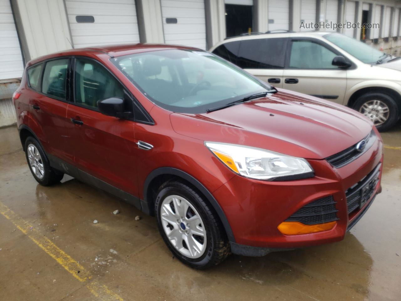 2016 Ford Escape S Красный vin: 1FMCU0F75GUA07529