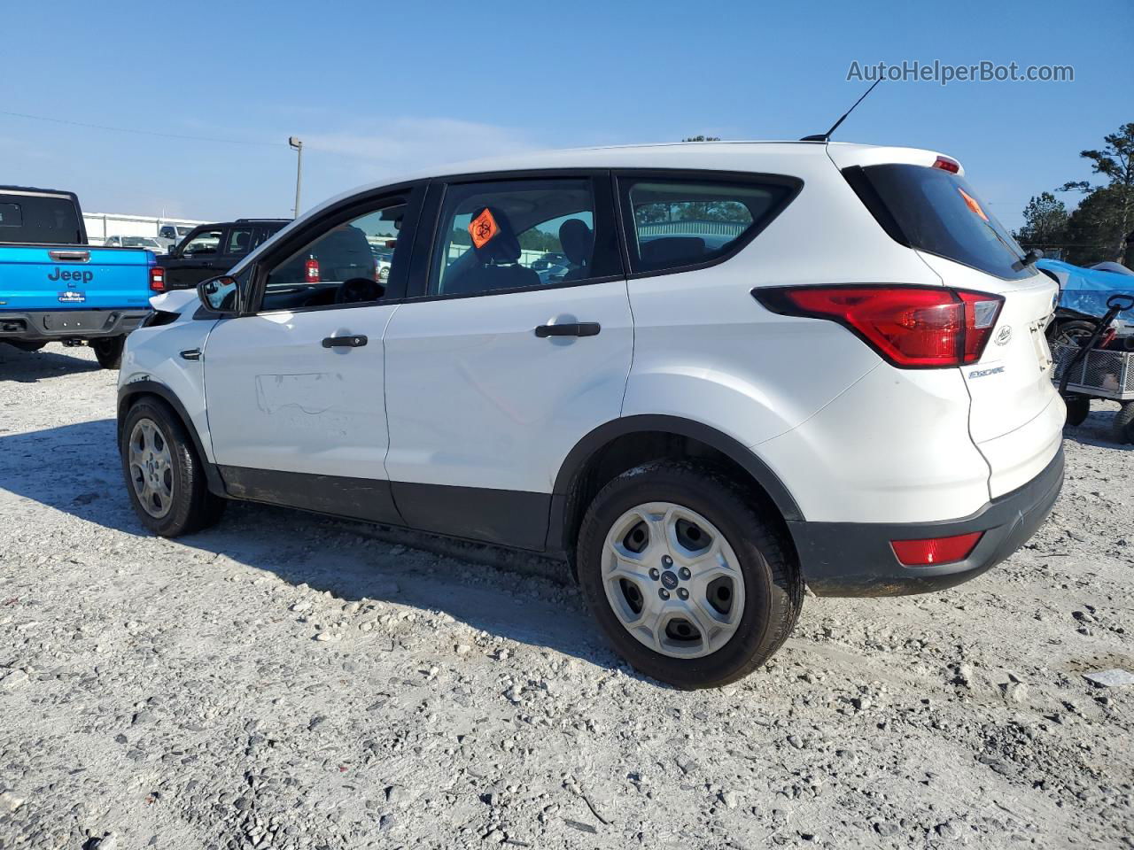 2019 Ford Escape S Белый vin: 1FMCU0F75KUC33983