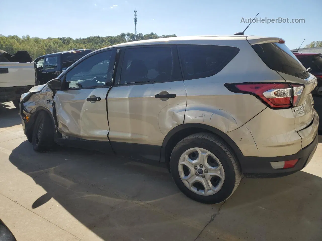 2017 Ford Escape S Серебряный vin: 1FMCU0F78HUB87476