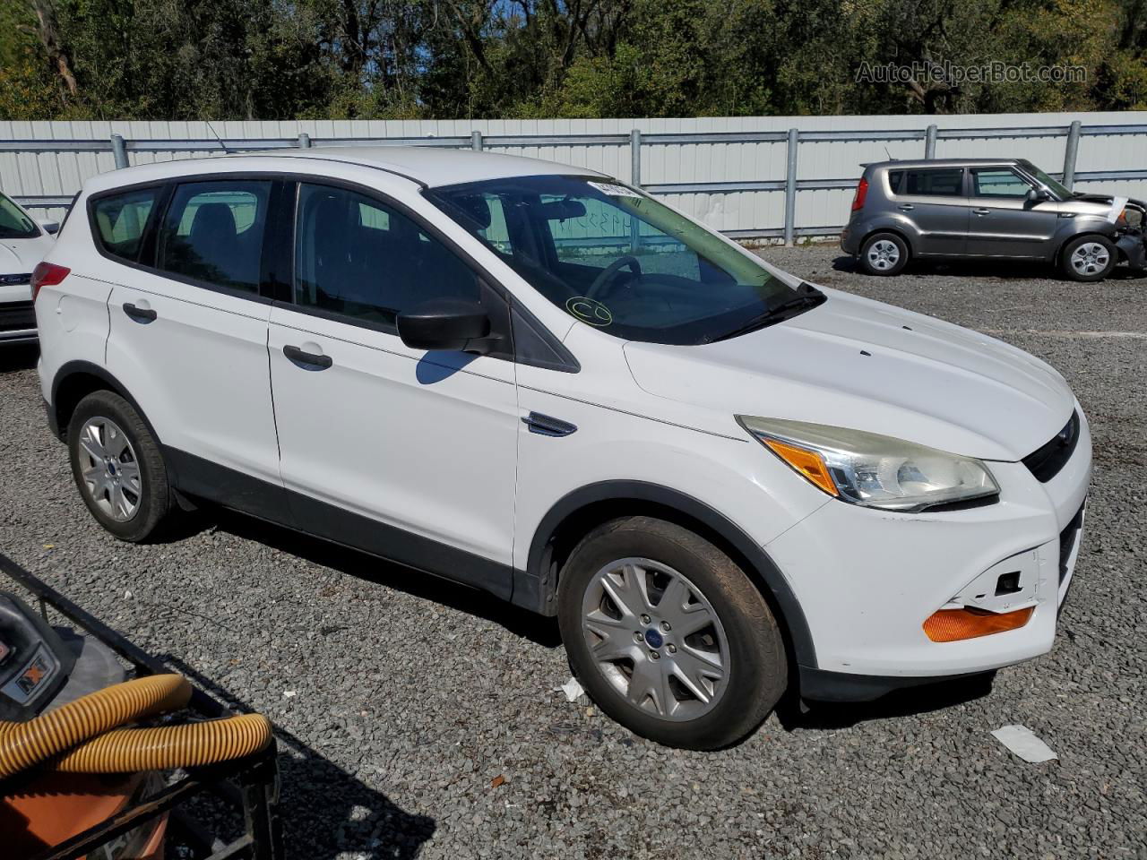 2013 Ford Escape S White vin: 1FMCU0F79DUC09141