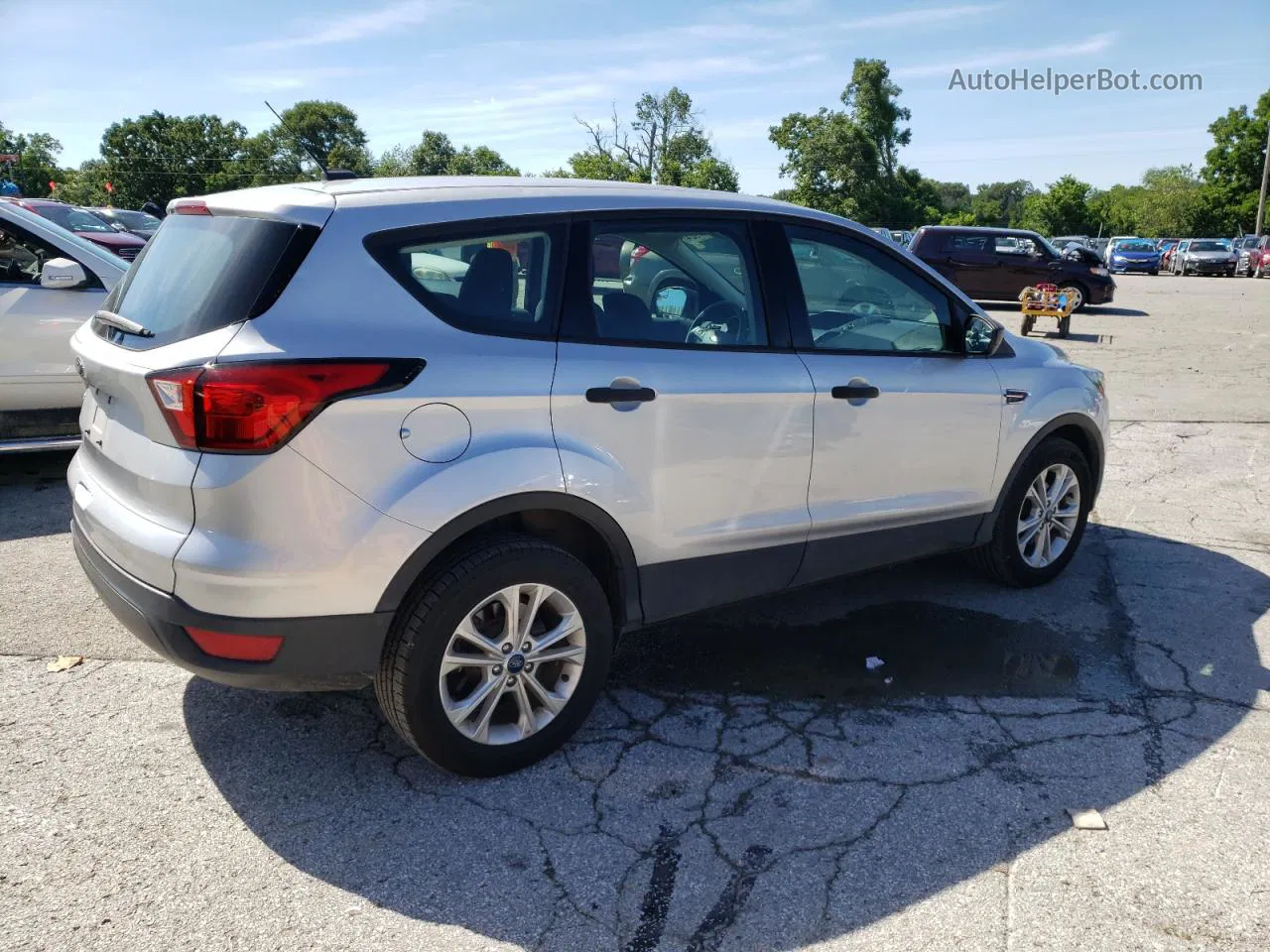 2019 Ford Escape S Серебряный vin: 1FMCU0F79KUA59027