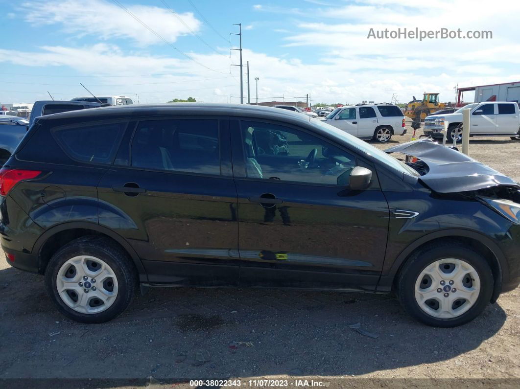 2019 Ford Escape S Черный vin: 1FMCU0F7XKUA17739