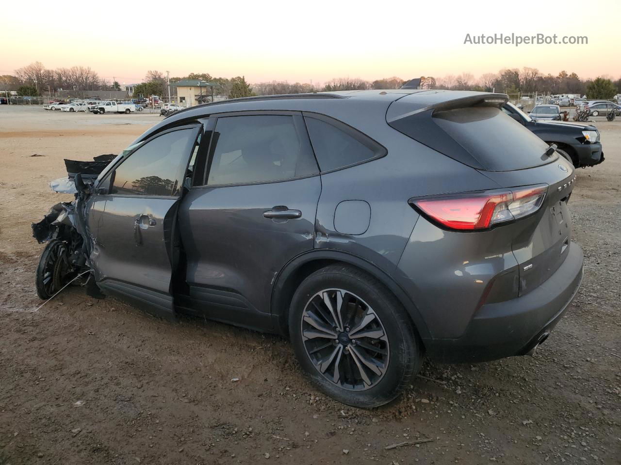 2021 Ford Escape Se Gray vin: 1FMCU0G66MUB33609