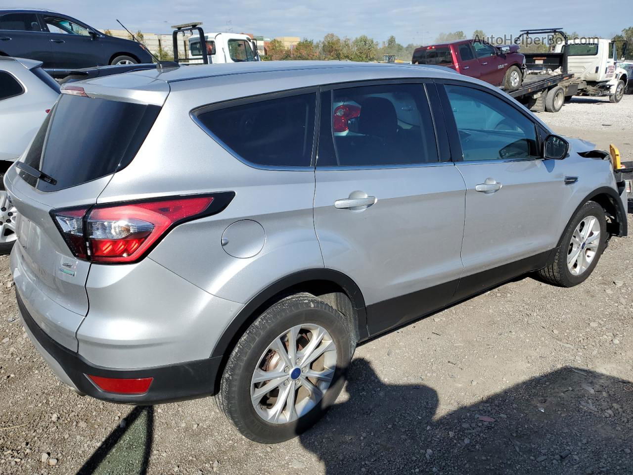 2017 Ford Escape Se Серебряный vin: 1FMCU0GD1HUD74224