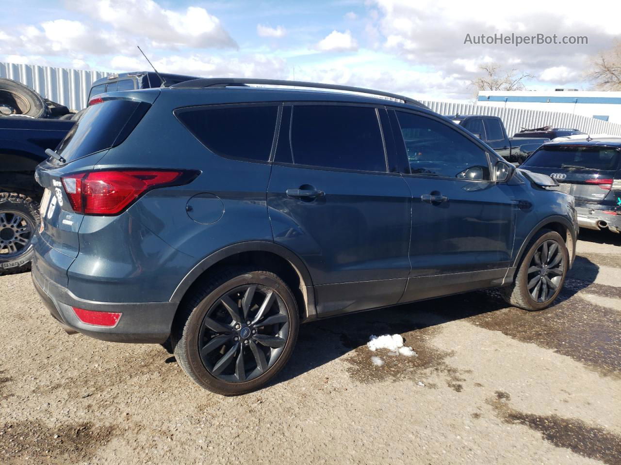 2019 Ford Escape Se Синий vin: 1FMCU0GD4KUA41703