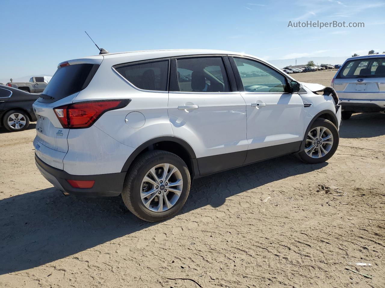 2019 Ford Escape Se White vin: 1FMCU0GD6KUC54989