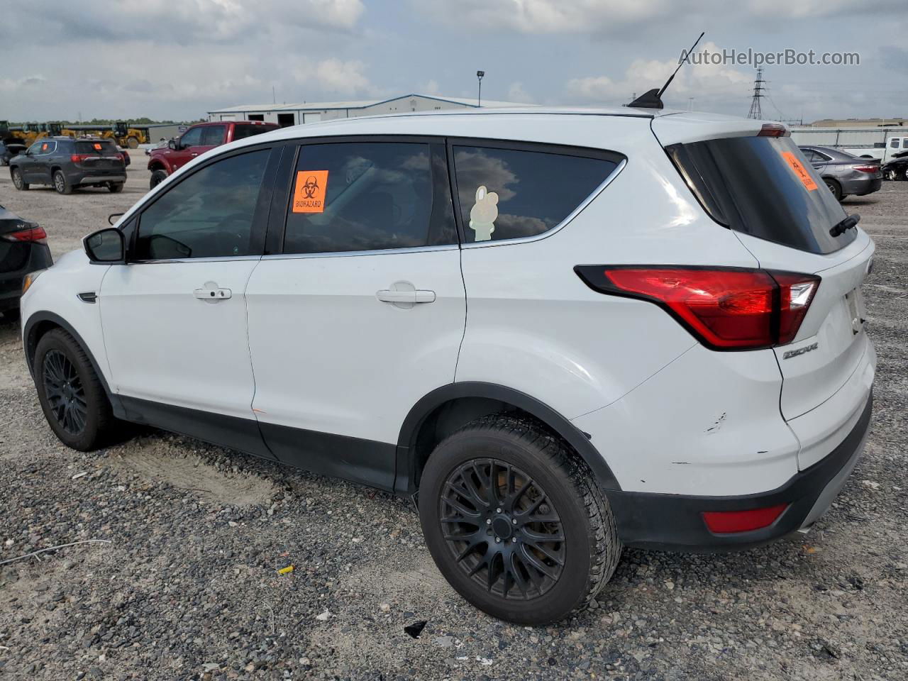 2019 Ford Escape Se White vin: 1FMCU0GD8KUA56706