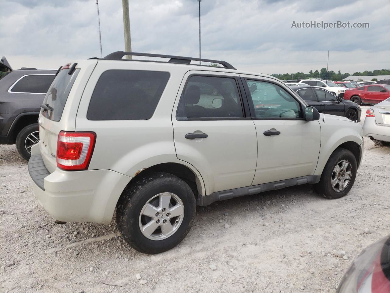 2009 Ford Escape Xlt White vin: 1FMCU93749KC67170