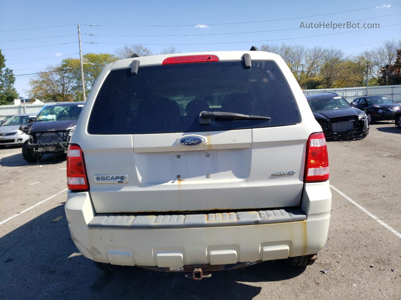 2009 Ford Escape Xlt White vin: 1FMCU93G99KC49277