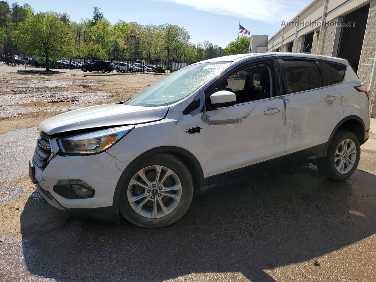 2017 Ford Escape Se Белый vin: 1FMCU9G93HUA62566