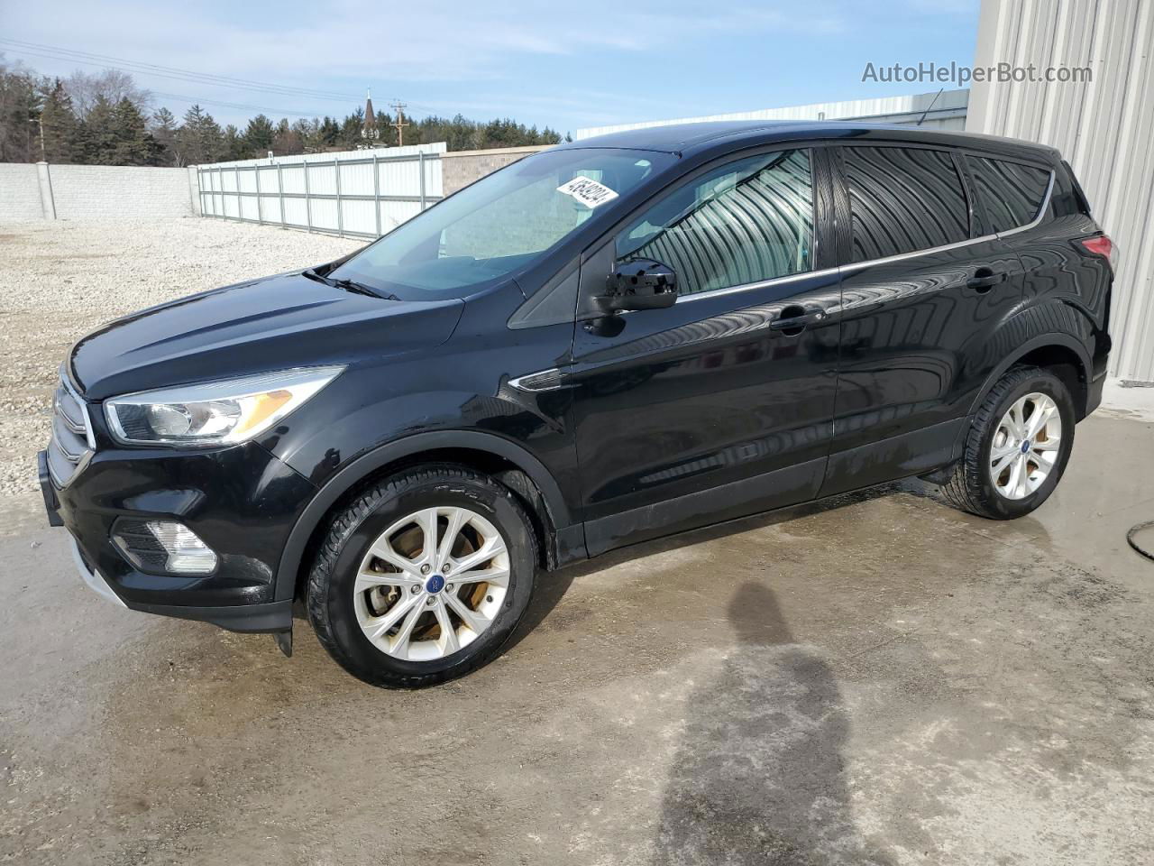 2017 Ford Escape Se Черный vin: 1FMCU9G95HUC20132