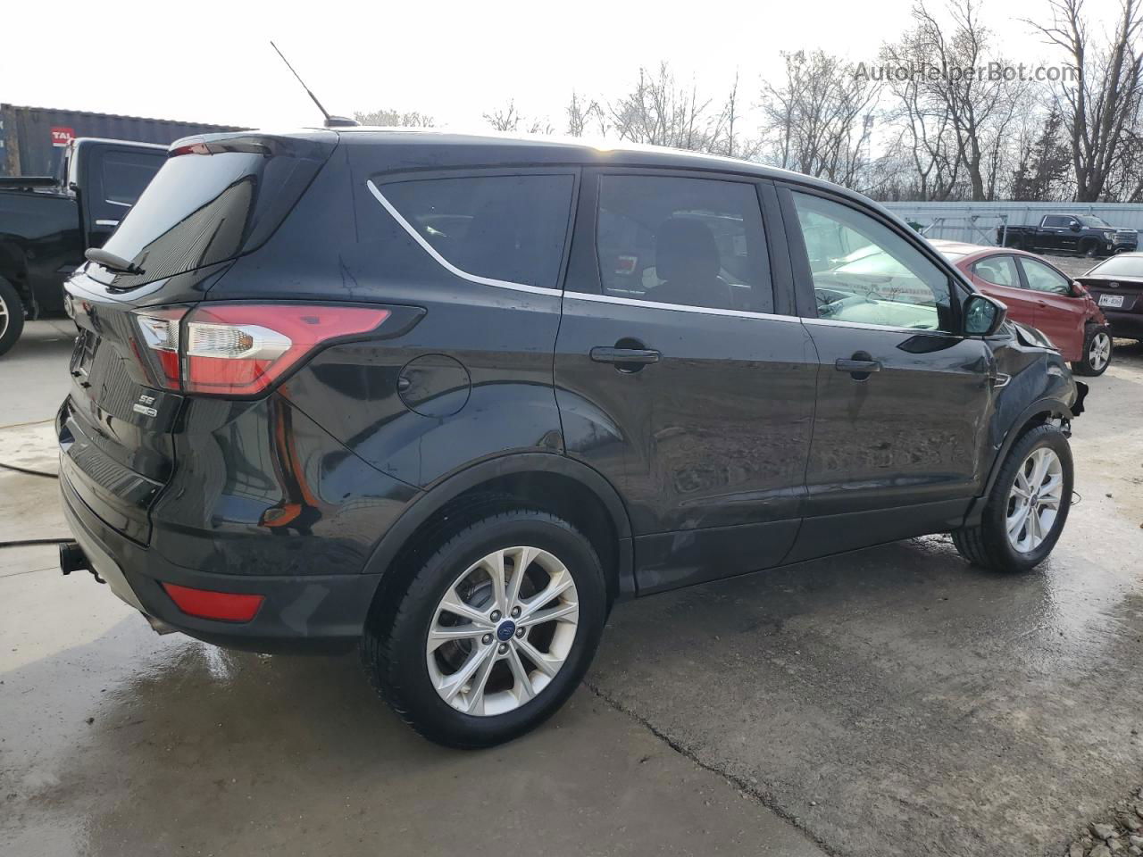 2017 Ford Escape Se Черный vin: 1FMCU9G95HUC20132