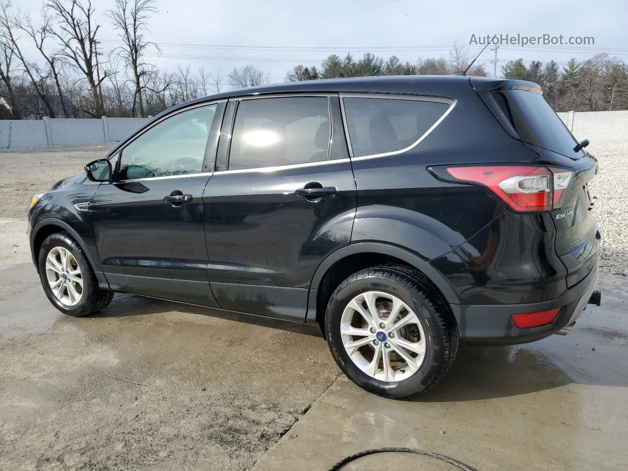 2017 Ford Escape Se Черный vin: 1FMCU9G95HUC20132