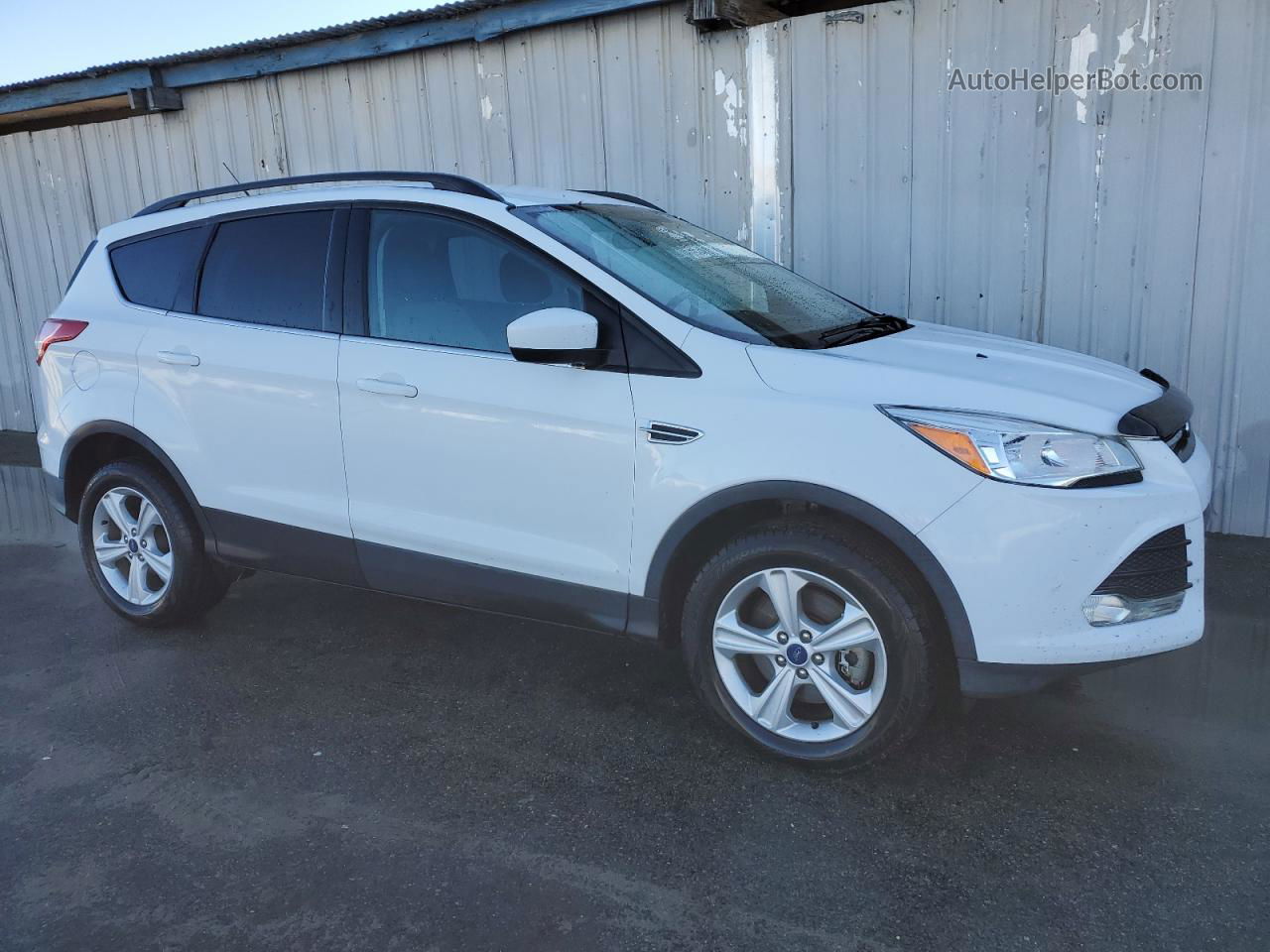 2016 Ford Escape Se Белый vin: 1FMCU9G96GUC66454