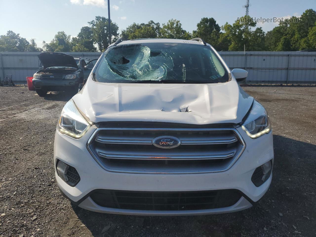 2017 Ford Escape Se Белый vin: 1FMCU9GD1HUA87843