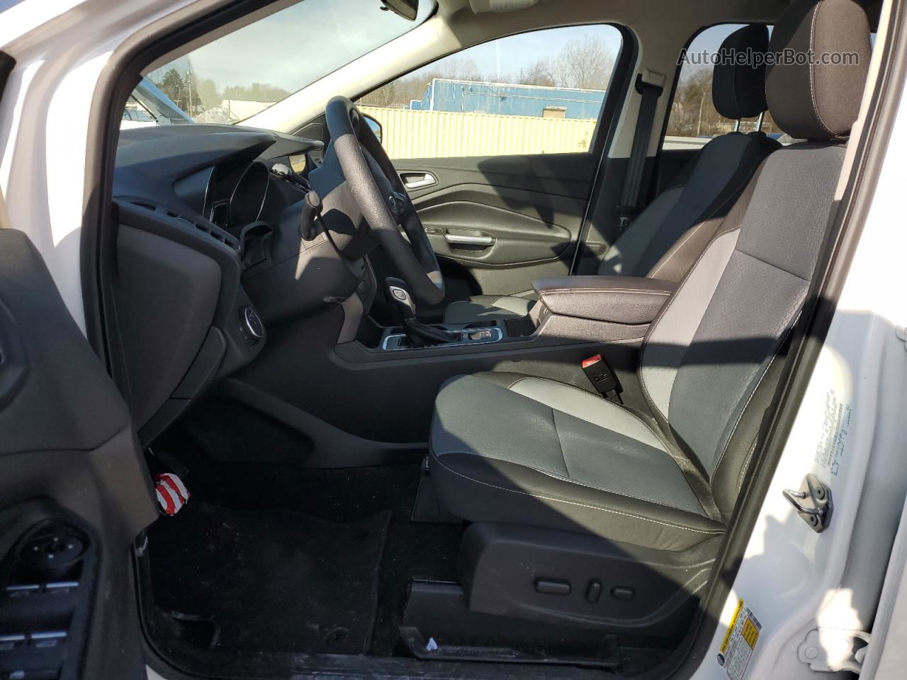 2019 Ford Escape Se White vin: 1FMCU9GD3KUB51677