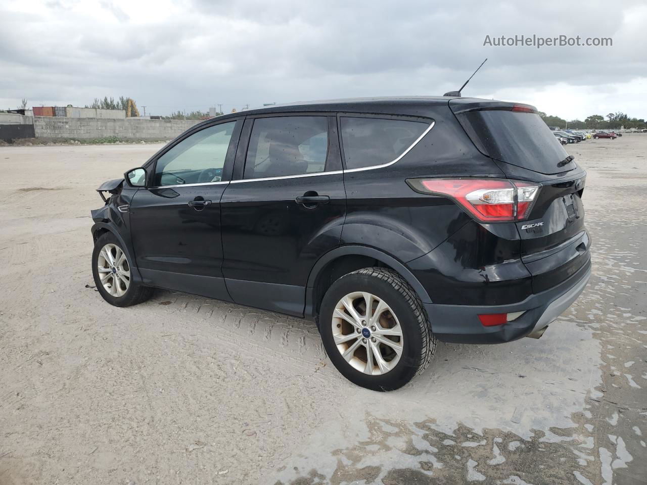 2017 Ford Escape Se Черный vin: 1FMCU9GD4HUA07127