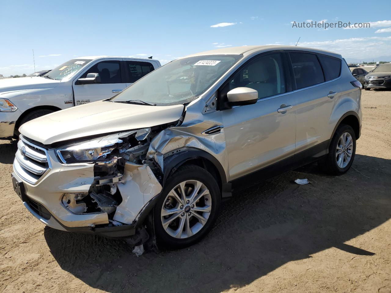 2017 Ford Escape Se Бежевый vin: 1FMCU9GD4HUC04721