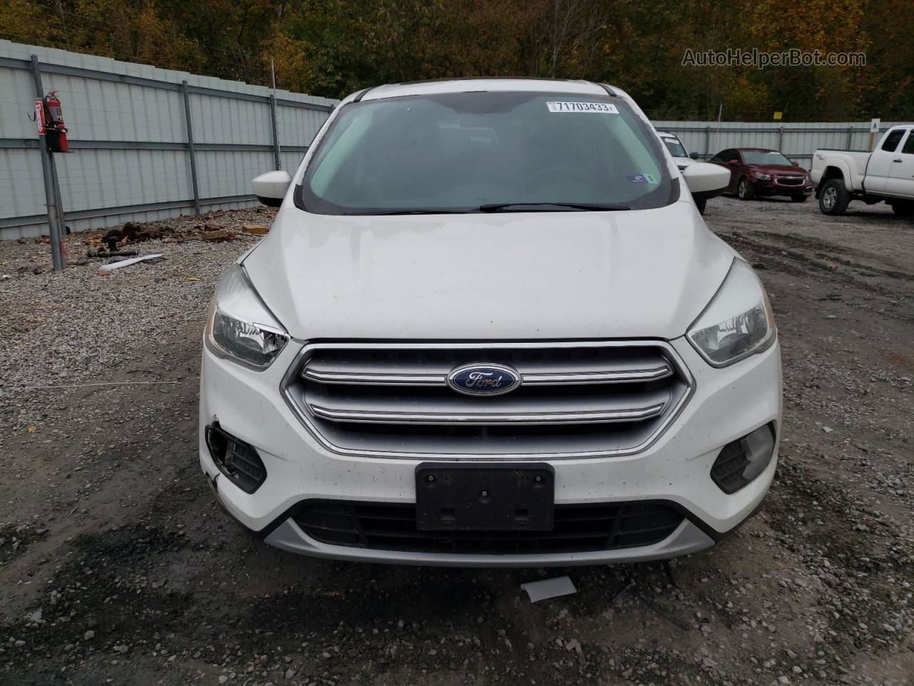 2017 Ford Escape Se Белый vin: 1FMCU9GD4HUE33030