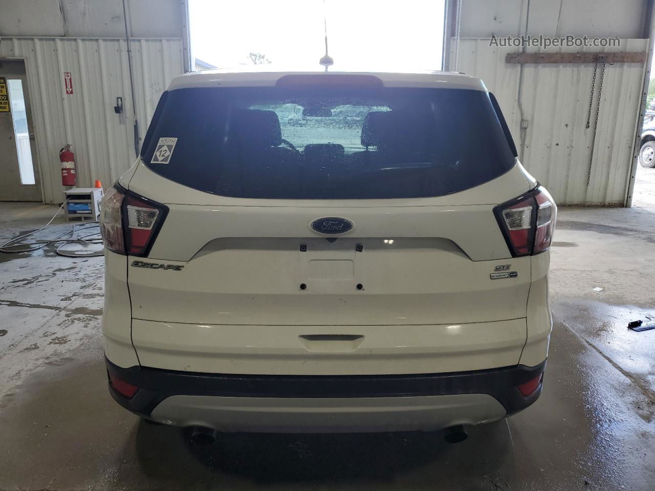 2017 Ford Escape Se Белый vin: 1FMCU9GD4HUE37711