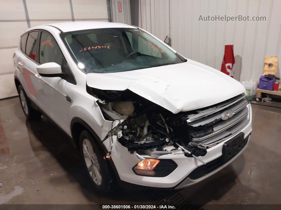 2017 Ford Escape Se Белый vin: 1FMCU9GD6HUE48046