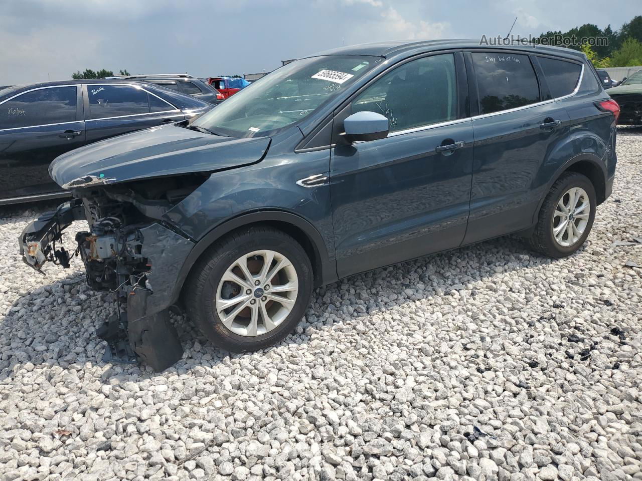 2019 Ford Escape Se Синий vin: 1FMCU9GD6KUB55187