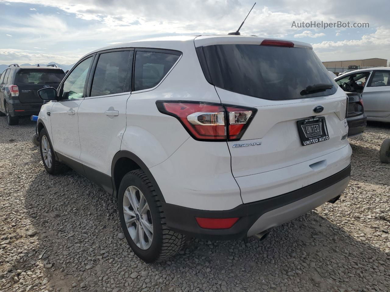 2017 Ford Escape Se White vin: 1FMCU9GD8HUA41118