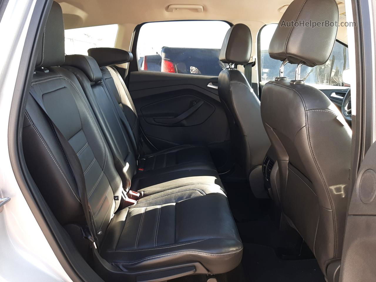 2017 Ford Escape Se Серебряный vin: 1FMCU9GD9HUB50915