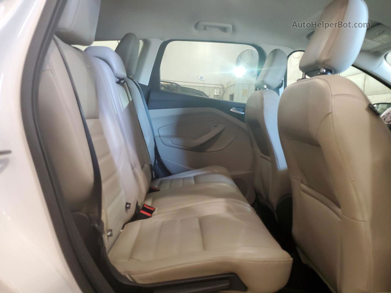 2019 Ford Escape Titanium White vin: 1FMCU9J90KUA56725