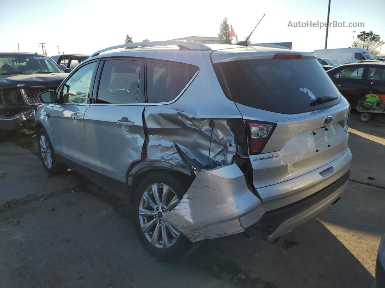 2017 Ford Escape Titanium Серебряный vin: 1FMCU9JD7HUD18527