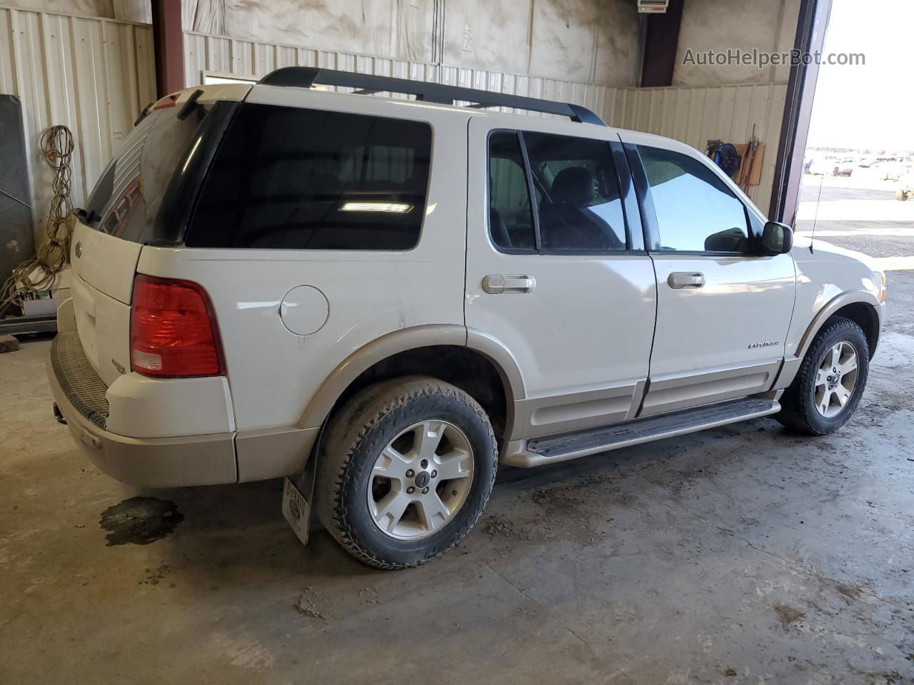 2005 Ford Explorer Eddie Bauer Белый vin: 1FMDU74W25UB61507