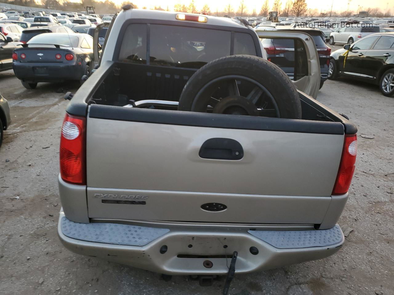 2005 Ford Explorer Sport Trac  Золотой vin: 1FMDU77K45UA47727