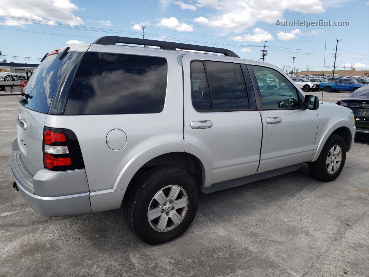 2010 Ford Explorer Xlt Silver vin: 1FMEU6DE0AUA93790