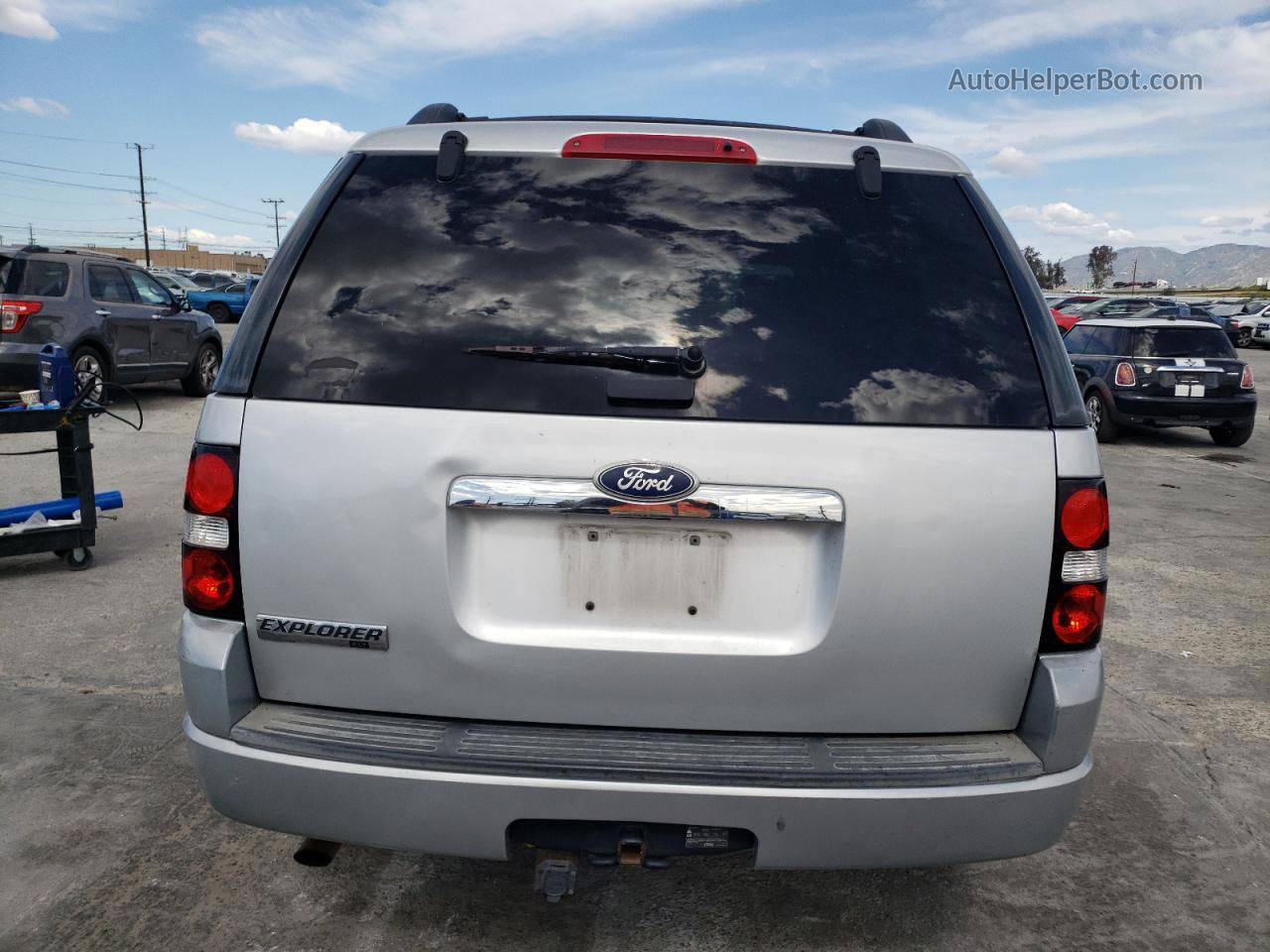 2010 Ford Explorer Xlt Silver vin: 1FMEU6DE0AUA93790