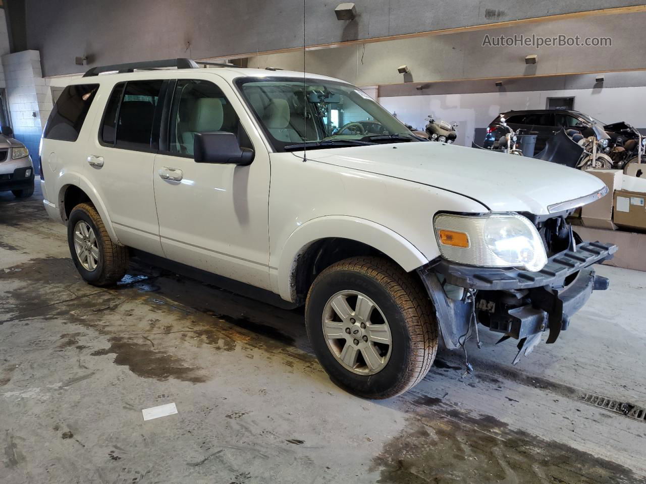 2010 Ford Explorer Xlt White vin: 1FMEU6DE4AUB02460