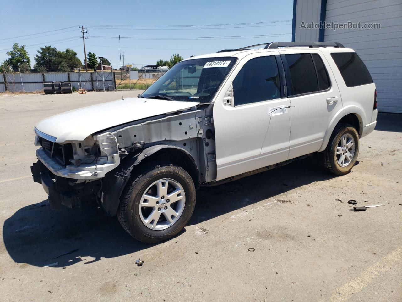 2010 Ford Explorer Xlt White vin: 1FMEU6DE8AUA61279