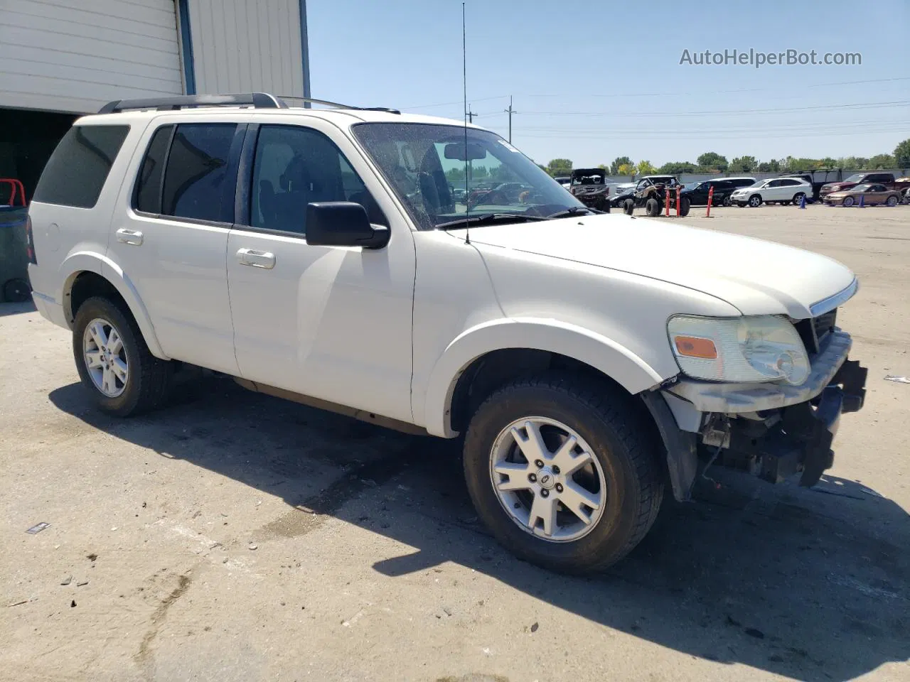 2010 Ford Explorer Xlt White vin: 1FMEU6DE8AUA61279