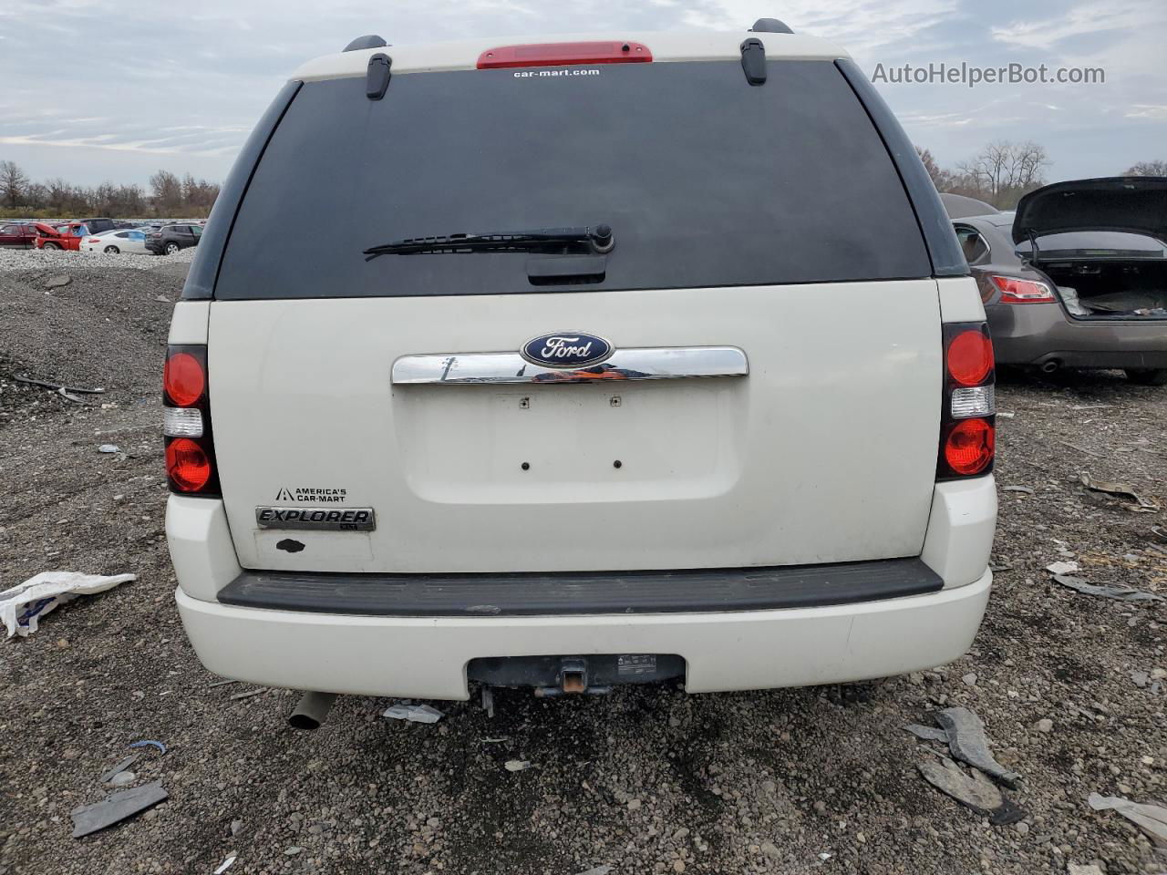 2010 Ford Explorer Xlt White vin: 1FMEU6DEXAUA55919