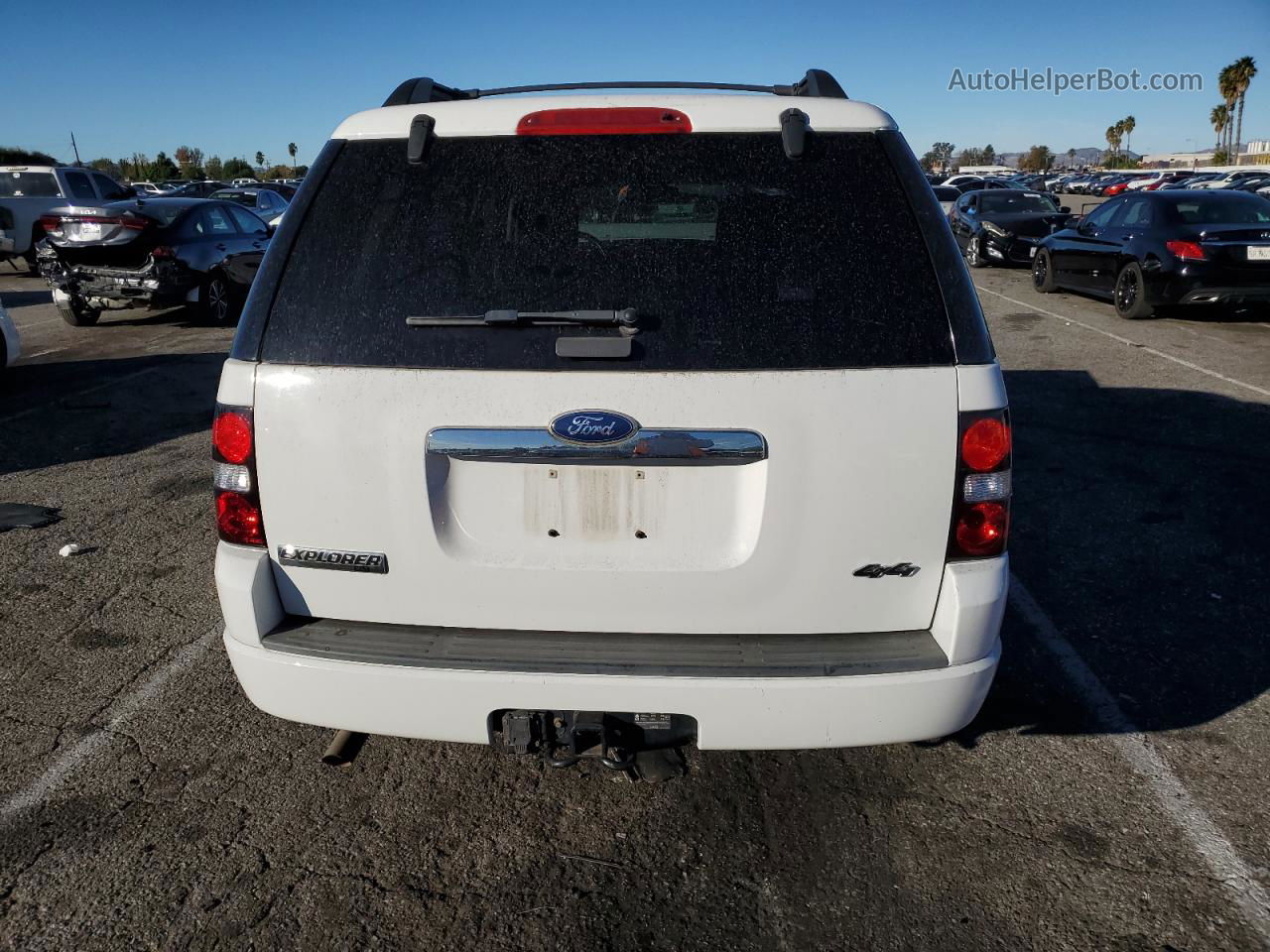 2010 Ford Explorer Xlt White vin: 1FMEU7D85AUA84650