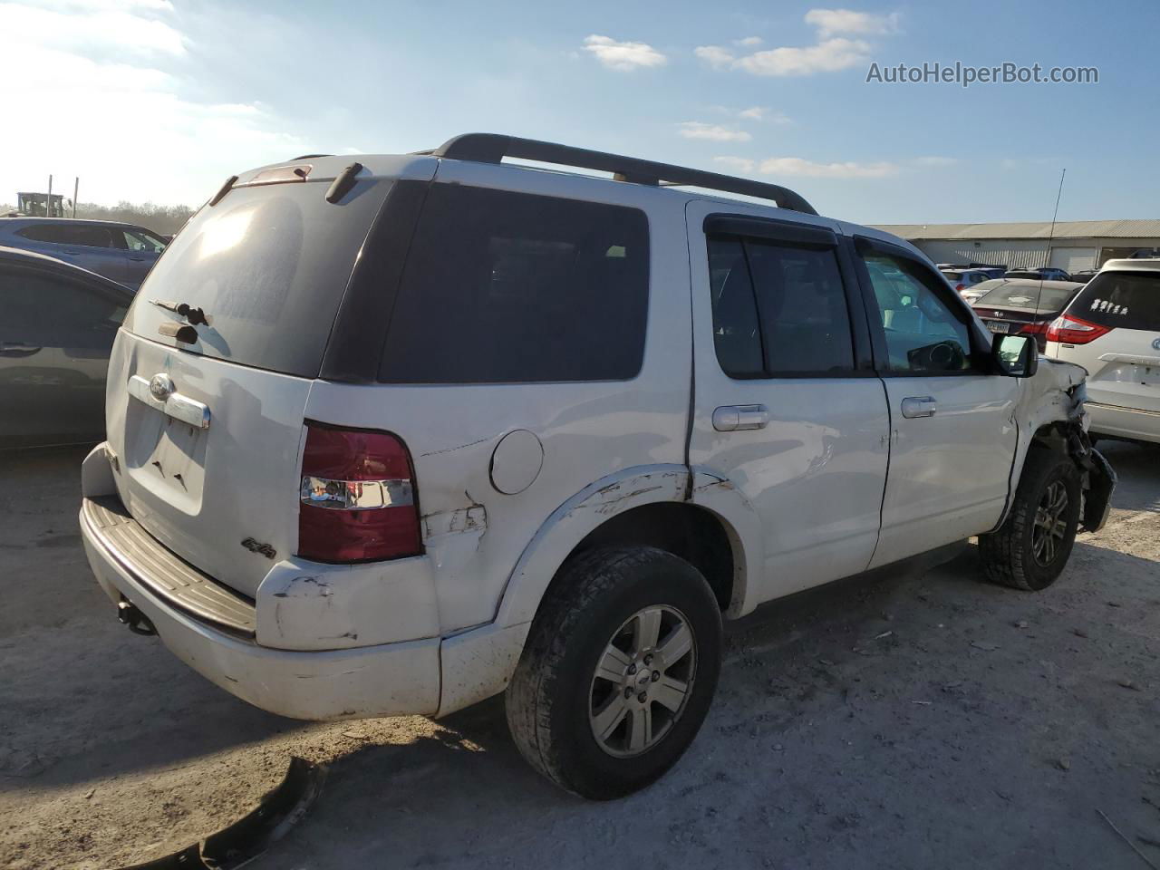 2010 Ford Explorer Xlt White vin: 1FMEU7D88AUA64523