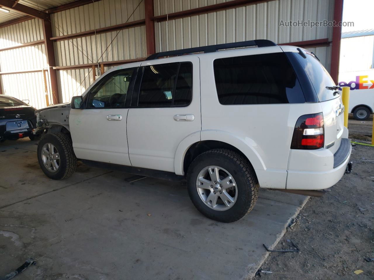 2010 Ford Explorer Xlt White vin: 1FMEU7DE1AUA80360