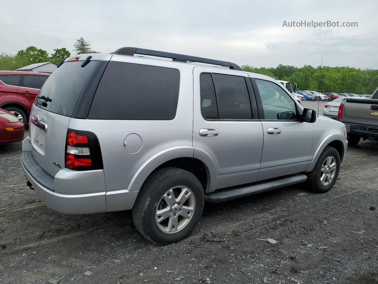 2010 Ford Explorer Xlt Silver vin: 1FMEU7DE4AUA68624