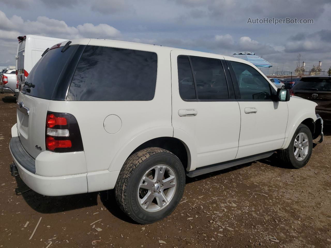 2010 Ford Explorer Xlt White vin: 1FMEU7DE6AUA02916