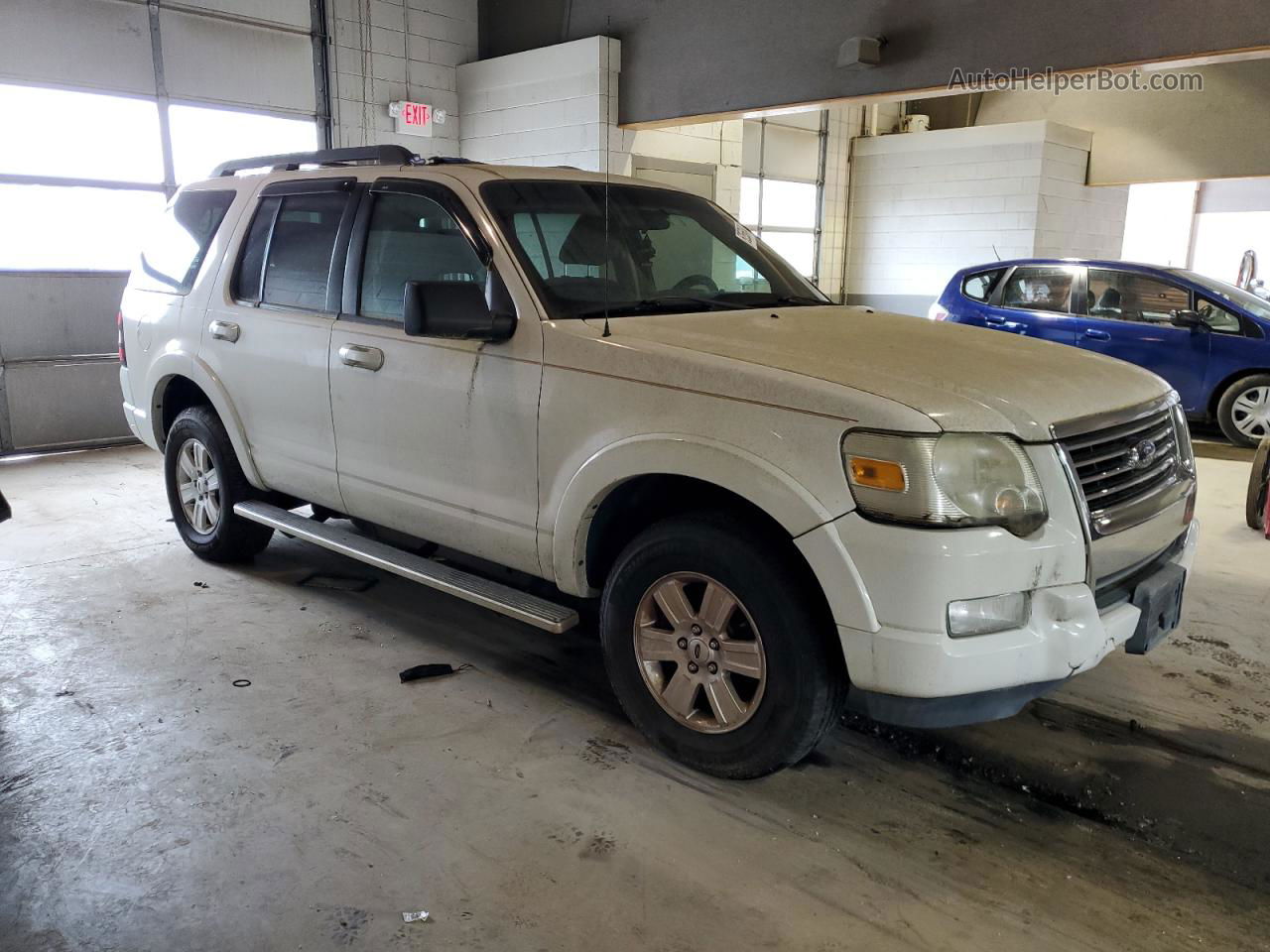 2010 Ford Explorer Xlt White vin: 1FMEU7DE7AUB14544